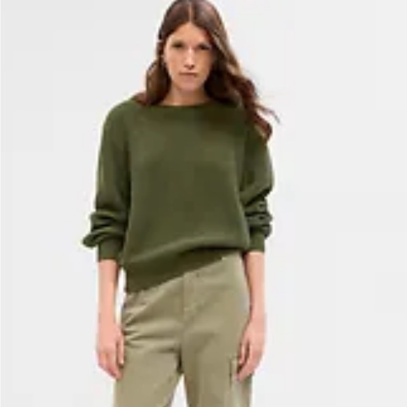 Almost New Gap 2023 Sweater - Picture 1 of 2